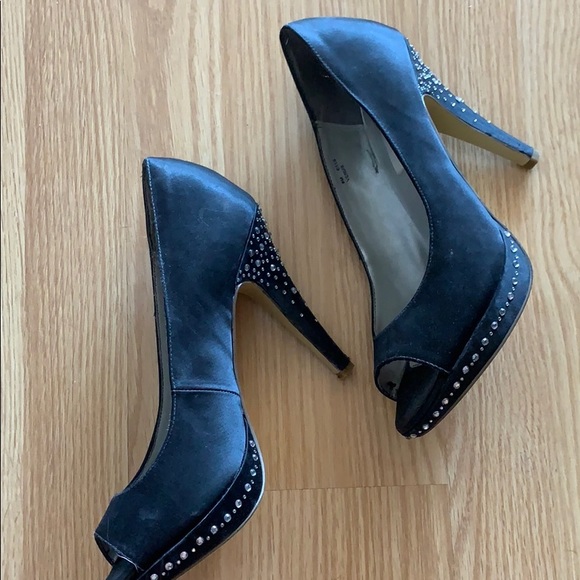 Black Heels - Picture 9 of 9